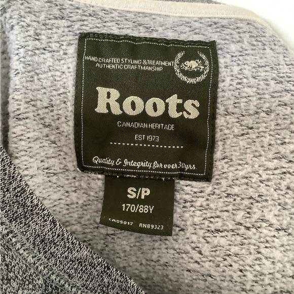 Grey with roots logo crewneck sweater - Picture 3 of 3